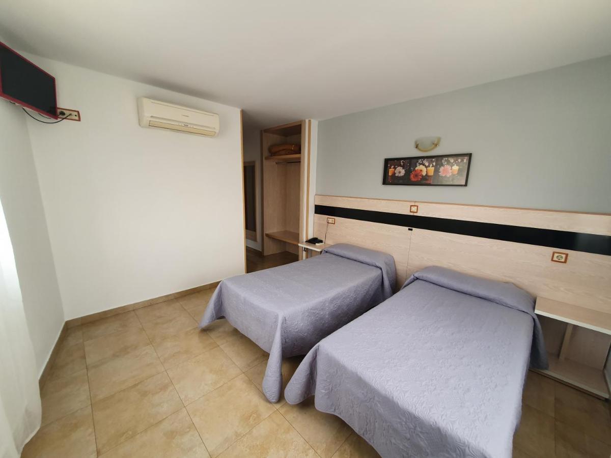 Hostal Fronton อัลโกเบนดาส ภายนอก รูปภาพ