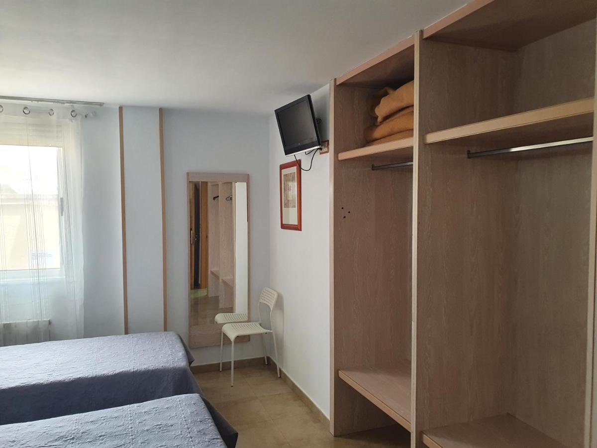 Hostal Fronton อัลโกเบนดาส ภายนอก รูปภาพ