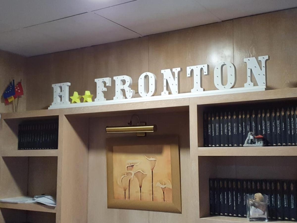 Hostal Fronton อัลโกเบนดาส ภายนอก รูปภาพ