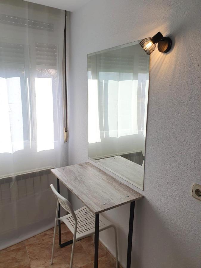 Hostal Fronton อัลโกเบนดาส ภายนอก รูปภาพ